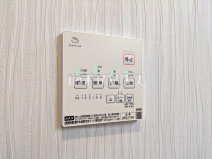 24時間換気システム 24時間換気システムにより、花粉・PM2.5などの微小粒子物質の侵入を防ぎ、快適な室内を保ちます。
24時間換気システム 24時間換気システムにより、花粉・PM2.5などの微小粒子物質の侵入を防ぎ、快適な室内を保ちます。
