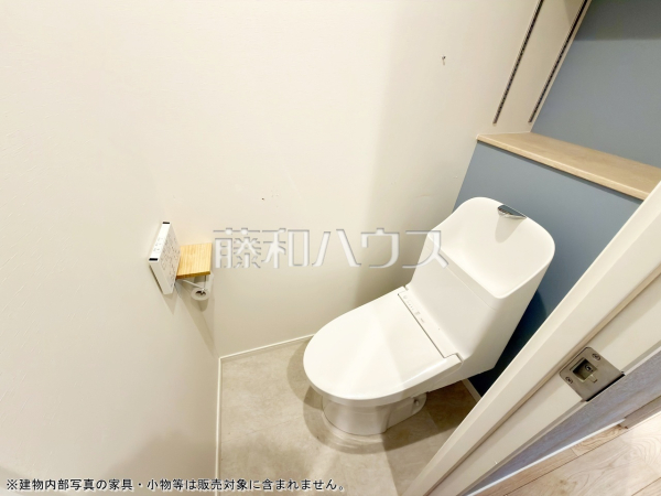 ≪トイレ≫
ウォシュレット付きトイレ!リビング・お風呂に続いて意外と癒しの空間かも!? ≪トイレ≫
ウォシュレット付きトイレ!リビング・お風呂に続いて意外と癒しの空間かも!?