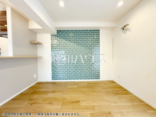 ≪リビング≫
ナチュラルな色を基調とした落ち着きのあるリビングダイニングは、リラックスできる癒し空間です。 ≪リビング≫
ナチュラルな色を基調とした落ち着きのあるリビングダイニングは、リラックスできる癒し空間です。