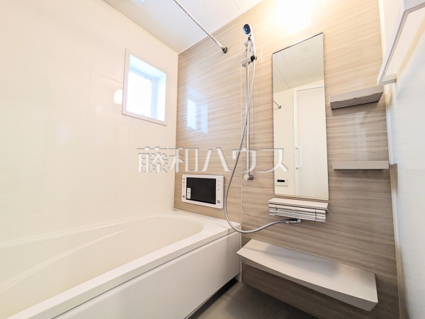 2号棟 一日の疲れを癒す、優しい色合いのバスルーム 【八王子市長沼町】 2号棟 一日の疲れを癒す、優しい色合いのバスルーム 【八王子市長沼町】