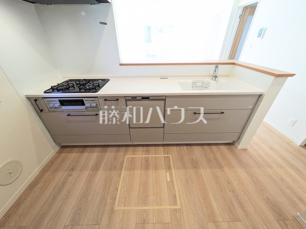 2号棟 家事をしながらご家族との会話も楽しめる対面キッチン 【八王子市長沼町】 2号棟 家事をしながらご家族との会話も楽しめる対面キッチン 【八王子市長沼町】