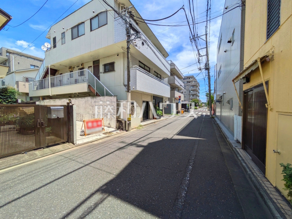 接道状況および現場風景 【国立市西2丁目】 平日のご案内も可能です。まずはお気軽にお問合せ下さいませ。 接道状況および現場風景 【国立市西2丁目】 平日のご案内も可能です。まずはお気軽にお問合せ下さいませ。