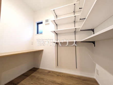 納戸(DEN) 【東村山市廻田町3丁目】/撮影日2025/11/08