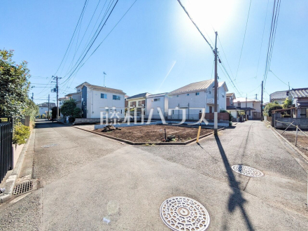 接道状況および現場風景 【東久留米市本町4丁目】「東久留米」駅 徒歩10分 全2棟の新築戸建てが誕生致します! ラスト1棟お見逃しなく!/撮影日2025/10/17