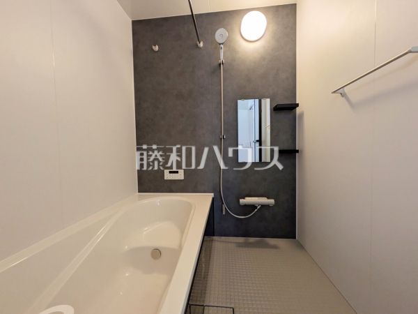 3号棟 浴室 【福岡市城南区友丘6丁目】足を伸ばして入れるバスタブで、ゆっくり一日の疲れを癒して下さい。 3号棟 浴室 【福岡市城南区友丘6丁目】足を伸ばして入れるバスタブで、ゆっくり一日の疲れを癒して下さい。