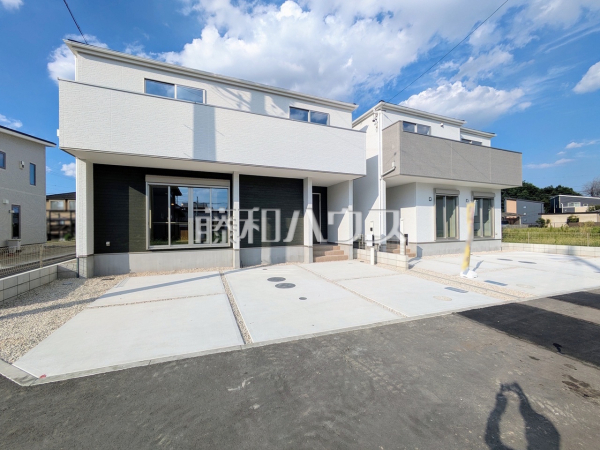 現場風景 【春日井市下津町】太陽に愛され、日当り・通風に優れた魅力的で快適さを追求した邸宅。ここに住むからこそ意味がある。そんな特別感に浸ってみませんか。 現場風景 【春日井市下津町】太陽に愛され、日当り・通風に優れた魅力的で快適さを追求した邸宅。ここに住むからこそ意味がある。そんな特別感に浸ってみませんか。