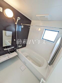 ≪浴室≫ゆったり1坪サイズの浴室で1日の疲れをリセット 【調布市深大寺元町4丁目】/撮影日2025/10/31