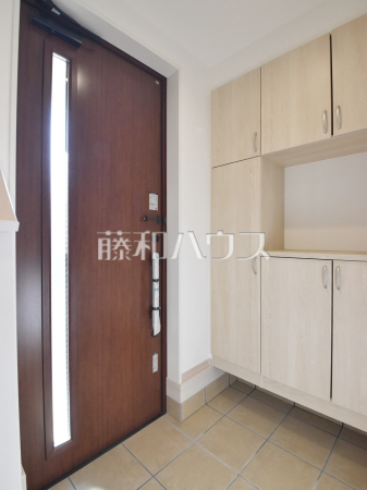 1号棟 玄関 【東大和市奈良橋6丁目】 1号棟 玄関 【東大和市奈良橋6丁目】