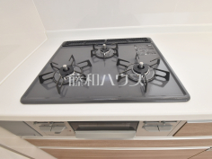 1号棟 三口コンロ 【東大和市奈良橋6丁目】 1号棟 三口コンロ 【東大和市奈良橋6丁目】