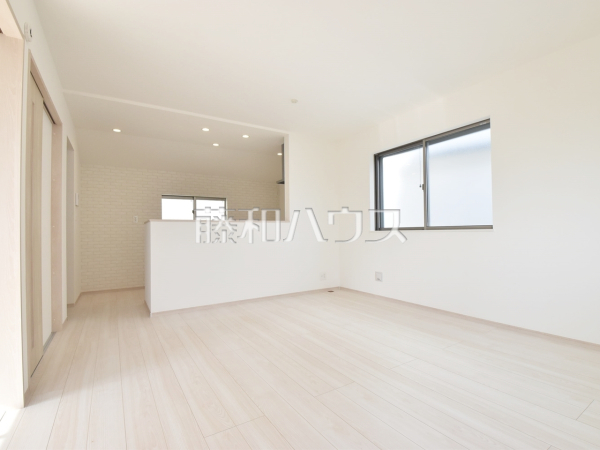 1号棟 リビング 【東大和市奈良橋6丁目】 1号棟 リビング 【東大和市奈良橋6丁目】