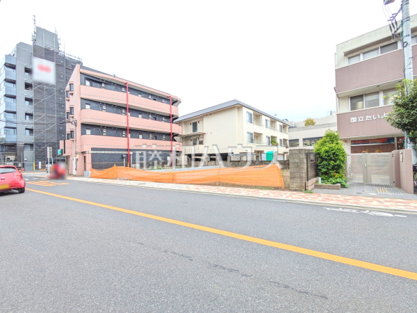 接道状況および現場風景 【国立市富士見台2丁目】 接道状況および現場風景 【国立市富士見台2丁目】