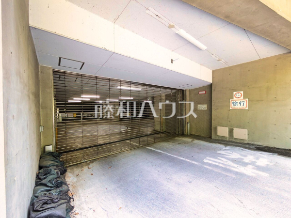 駐車場 【ファミール高幡不動】 駐車場 【ファミール高幡不動】