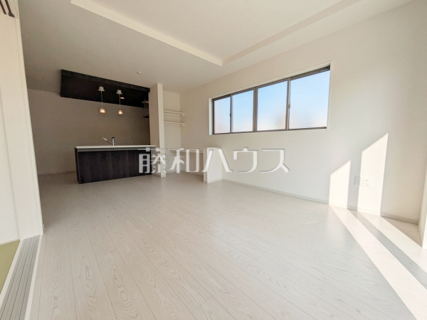 2号棟 リビング 【春日井市下津町】たっぷりの日差しや心地良い風が入る、広々としたリビングが魅力 2号棟 リビング 【春日井市下津町】たっぷりの日差しや心地良い風が入る、広々としたリビングが魅力