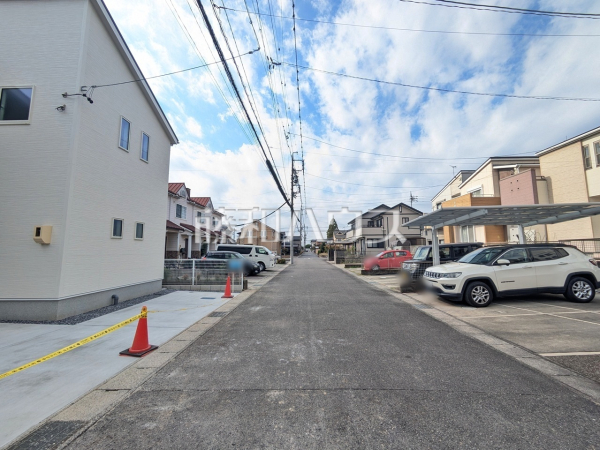 接道状況および現場風景 【春日井市気噴町5丁目】 接道状況および現場風景 【春日井市気噴町5丁目】