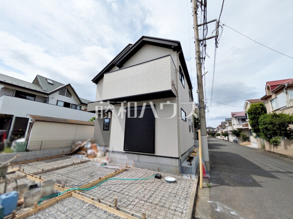 足場が外れて実際の外観が見えてきました。完成までもう少しです。 【立川市西砂町2丁目】
足場が外れて実際の外観が見えてきました。完成までもう少しです。 【立川市西砂町2丁目】