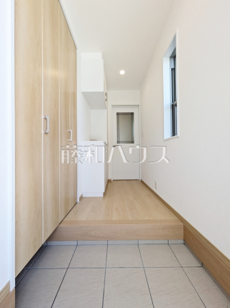 B号棟 玄関ホール 【八王子市犬目町】 B号棟 玄関ホール 【八王子市犬目町】