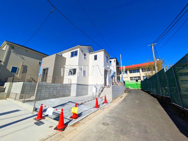 接道状況および現場風景 【福岡市西区拾六町3丁目】 接道状況および現場風景 【福岡市西区拾六町3丁目】