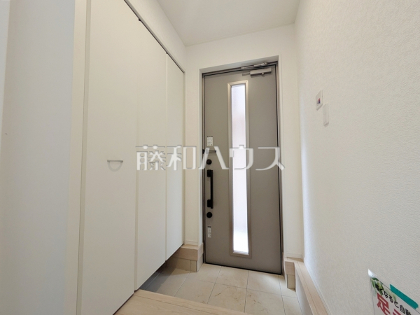 玄関ホール 【新座市片山2丁目】 玄関ホール 【新座市片山2丁目】