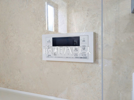 浴室給湯リモコン 追焚き機能付きなので、生活時間の違う家族に便利です。 /撮影日2025/09/26