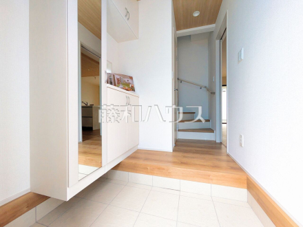 5号棟 玄関 【西東京市芝久保町3丁目】/撮影日2025/09/30