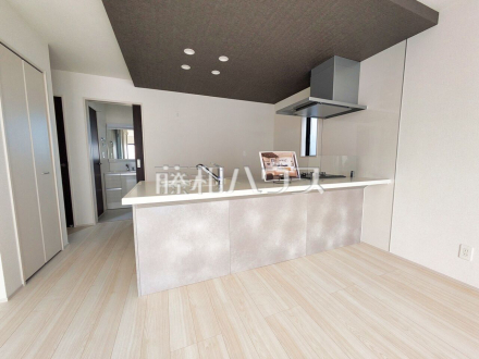 6号棟 リビング 【西東京市芝久保町3丁目】/撮影日2025/09/30