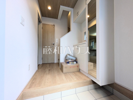 7号棟 玄関 【西東京市芝久保町3丁目】/撮影日2025/11/10