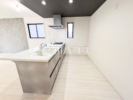 8号棟 キッチン 【西東京市芝久保町3丁目】/撮影日2025/11/10