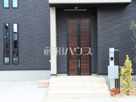 8号棟 玄関 【西東京市芝久保町3丁目】/撮影日2025/11/10