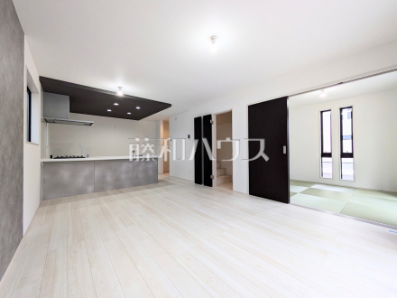 8号棟 リビング 【西東京市芝久保町3丁目】/撮影日2025/11/10