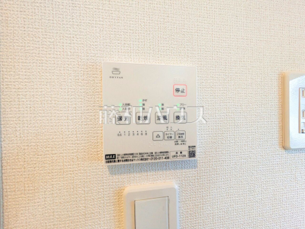 24時間換気システム 24時間換気システムにより、花粉・PM2.5などの微小粒子物質の侵入を防ぎ、快適な室内を保ちます。
/撮影日2025/10/30