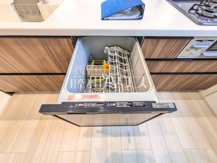 食器洗浄乾燥機 食洗機は水仕事を軽減するとともに、手洗いに比べ節水効果も期待できます。 /撮影日2025/07/24