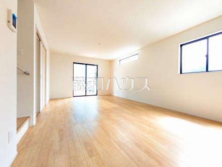 11号棟 採光溢れるリビングで、家族団らんのひと時をお過ごし下さい。 【西東京市芝久保町3丁目】/撮影日2025/06/26