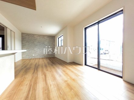 12号棟 採光溢れるリビングで、家族団らんのひと時をお過ごし下さい。 【西東京市芝久保町3丁目】/撮影日2025/06/26