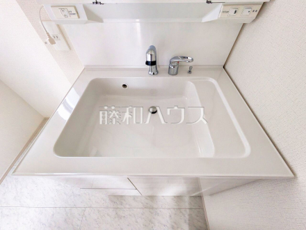 12号棟 洗面化粧台のボウルは汚れにくく、幅も広めでお掃除も楽々できます。 【西東京市芝久保町3丁目】/撮影日2025/06/26