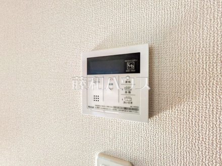 浴室給湯リモコン 追焚き機能付きなので、生活時間の違う家族に便利です。 /撮影日2025/09/29