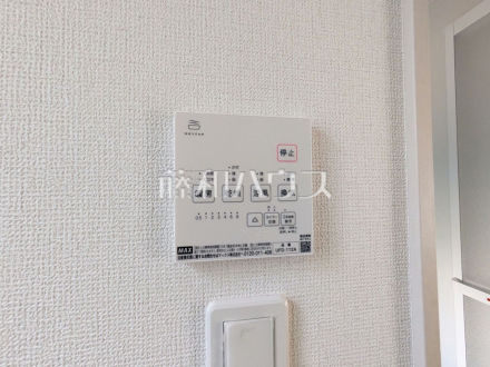 24時間換気システム 24時間換気システムにより、花粉・PM2.5などの微小粒子物質の侵入を防ぎ、快適な室内を保ちます。
/撮影日2025/09/29