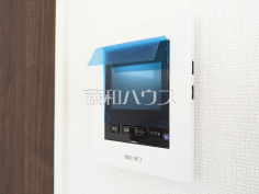 TVモニター付きインターホン訪問者がわかるTVモニター付インターホンは、お子様のお留守番にも活躍するかも?! TVモニター付きインターホン訪問者がわかるTVモニター付インターホンは、お子様のお留守番にも活躍するかも?!