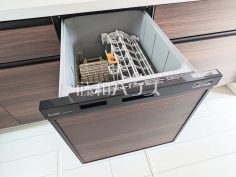 家事の時間を短縮するエコな食洗機 まとめ洗いができ、乾燥まで行ってくれる食器洗い乾燥機で食事の後片付けが楽になります。 家事の時間を短縮するエコな食洗機 まとめ洗いができ、乾燥まで行ってくれる食器洗い乾燥機で食事の後片付けが楽になります。