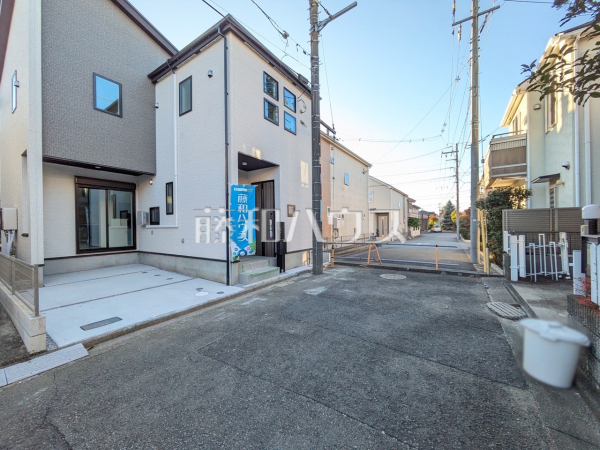 接道状況および現場風景 【小平市天神町1丁目】 接道状況および現場風景 【小平市天神町1丁目】