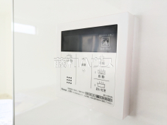 給湯機追焚き機能付きなので、生活時間の違う家族に便利です。 給湯機追焚き機能付きなので、生活時間の違う家族に便利です。