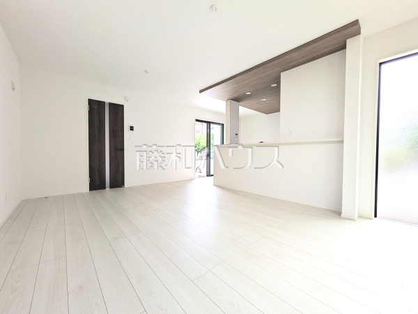 リビング 【小平市天神町1丁目】 リビング 【小平市天神町1丁目】