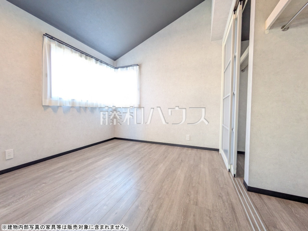 木目が美しいウッディなフローリングの居室は、穏やかで心安らぐ空間となるでしょう。 【清瀬市中里5丁目】
木目が美しいウッディなフローリングの居室は、穏やかで心安らぐ空間となるでしょう。 【清瀬市中里5丁目】