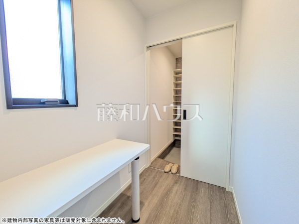 シューズインクロークとつながったユーティリティはいろいろな用途に使えますね♪ 【清瀬市中里5丁目】 シューズインクロークとつながったユーティリティはいろいろな用途に使えますね♪ 【清瀬市中里5丁目】