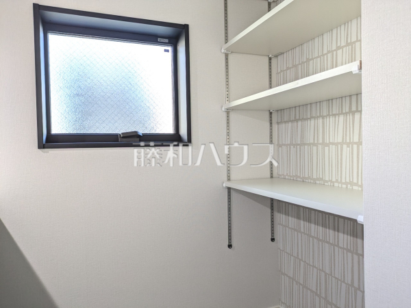 自分だけのプライベート時間を確保できる書斎。読書・趣味・デスクワーク等に集中できます! 【清瀬市中里5丁目】 自分だけのプライベート時間を確保できる書斎。読書・趣味・デスクワーク等に集中できます! 【清瀬市中里5丁目】