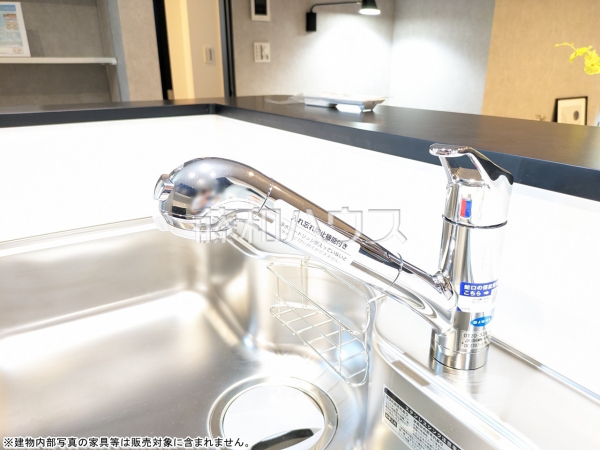 いつでもおいしいお水が飲める浄水器一体型水栓も完備 【清瀬市中里5丁目】
いつでもおいしいお水が飲める浄水器一体型水栓も完備 【清瀬市中里5丁目】