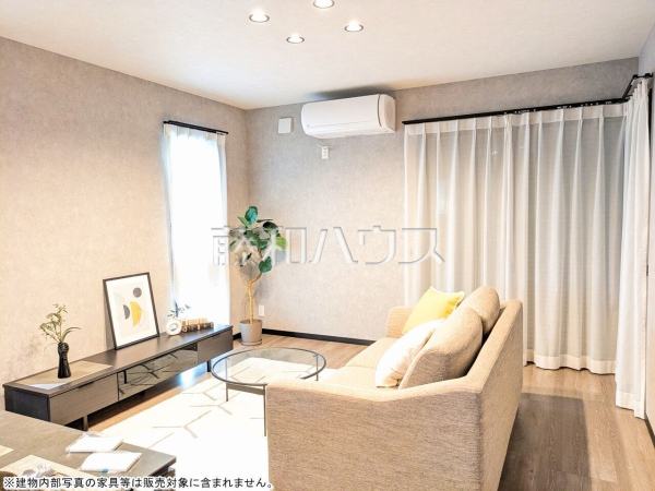 リビングの南に広い開口部を設け、家族の集いに明るさをプラスします【清瀬市中里5丁目】 リビングの南に広い開口部を設け、家族の集いに明るさをプラスします【清瀬市中里5丁目】