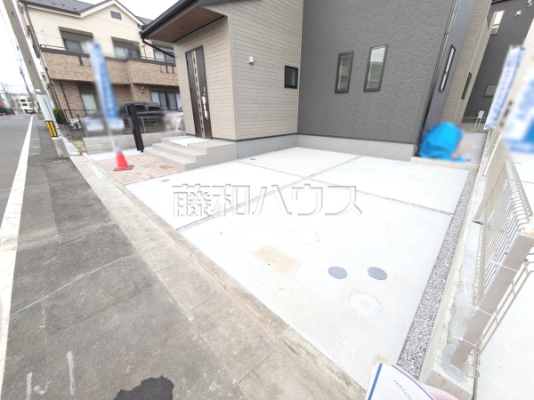 1号棟 駐車場 【日野市旭が丘5丁目】間口も十分な幅があり、大きめの車(車種による)でもラクラク駐車していただけます。 1号棟 駐車場 【日野市旭が丘5丁目】間口も十分な幅があり、大きめの車(車種による)でもラクラク駐車していただけます。