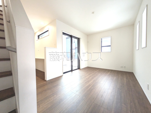 1号棟 リビング 【日野市旭が丘5丁目】 1号棟 リビング 【日野市旭が丘5丁目】