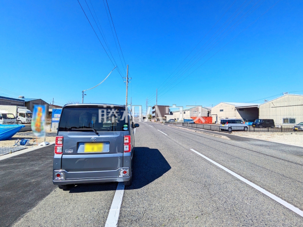 接道状況および現場風景 【北名古屋市鍜治ケ一色西一丁目】 接道状況および現場風景 【北名古屋市鍜治ケ一色西一丁目】