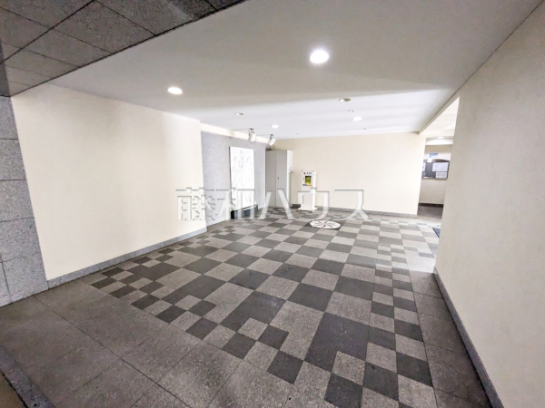 ≪ロビー≫上質感漂うロビーは居住者の帰り、訪れる方を優しく迎える、安らぎに満ちた空間を予感させます。【ミオカステーロ狛江アンバーコート】 ≪ロビー≫上質感漂うロビーは居住者の帰り、訪れる方を優しく迎える、安らぎに満ちた空間を予感させます。【ミオカステーロ狛江アンバーコート】